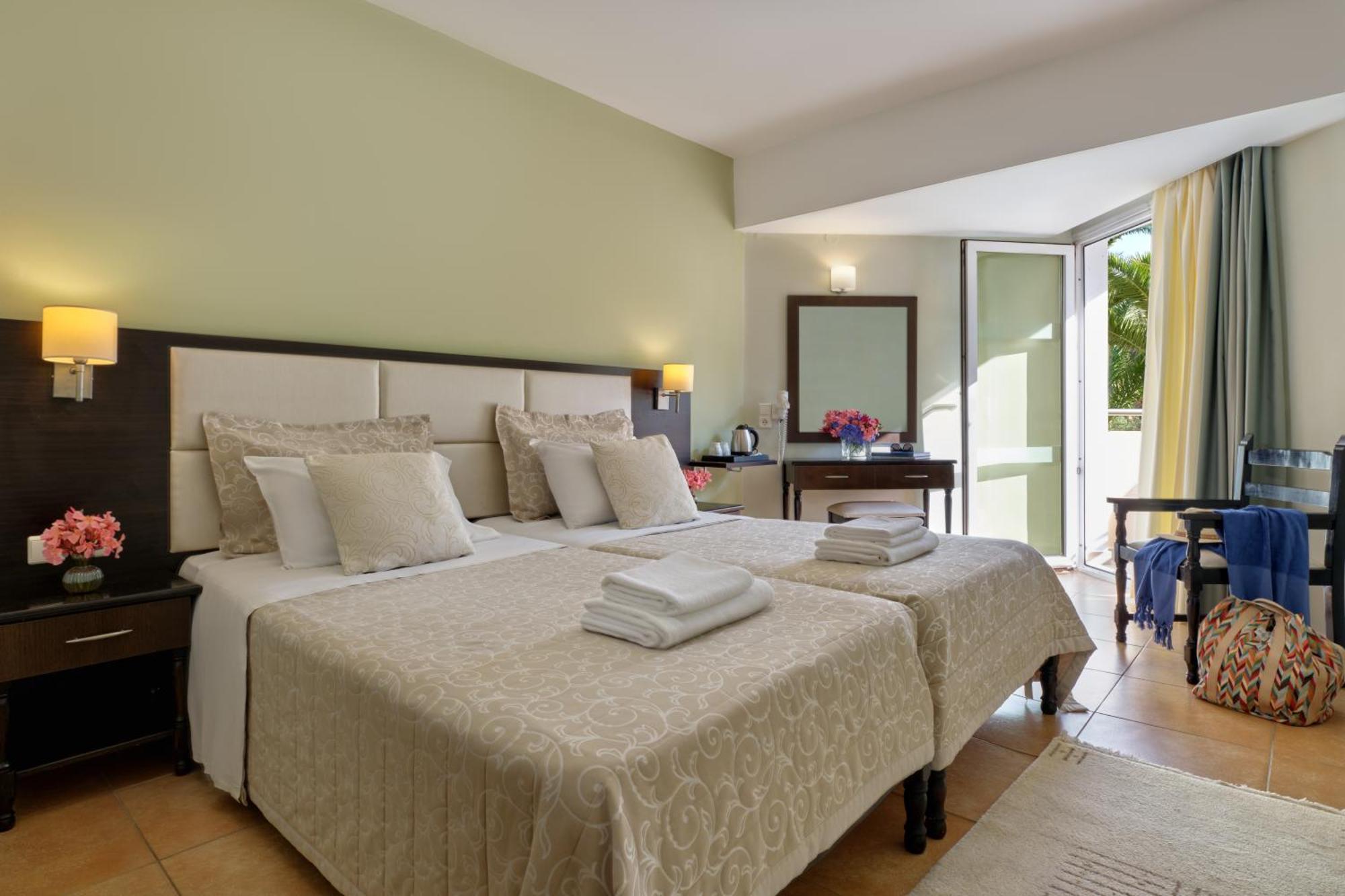Aphrodite Hotel 미팀나 객실 사진
